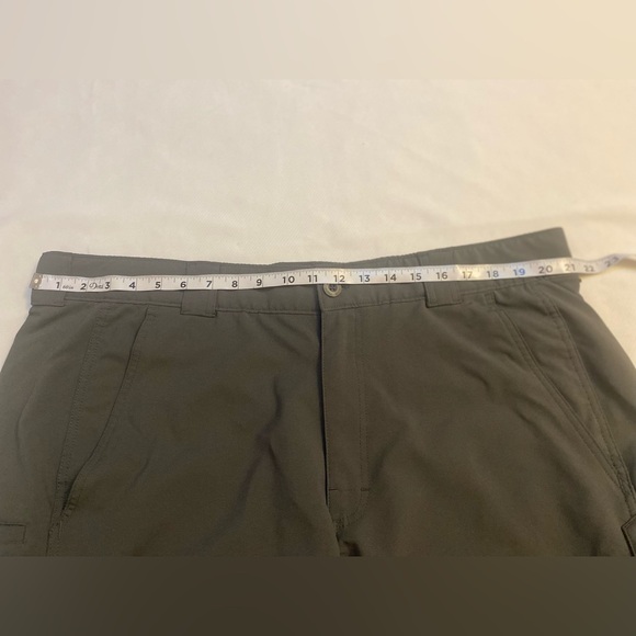 Bimini Bay Outfitters Men's Gray Cargo Shorts Size 42 - Picture 3 of 7